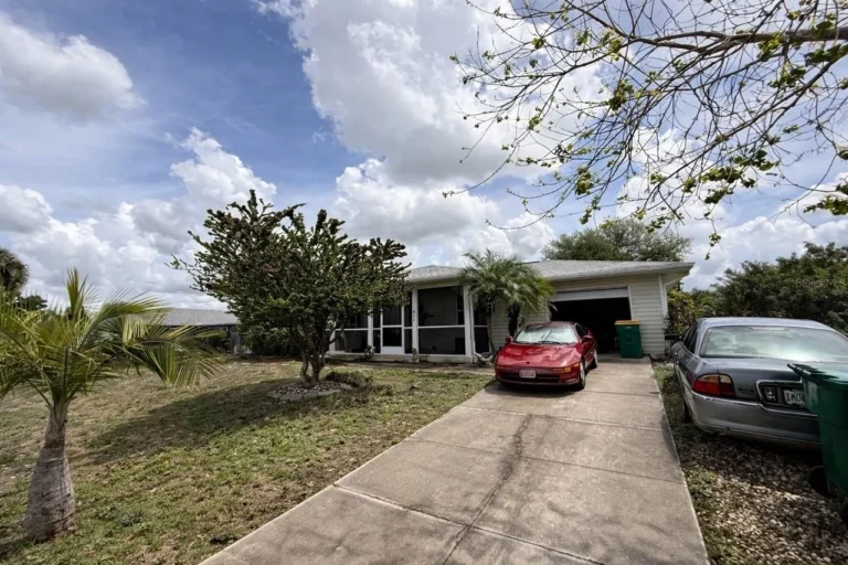 913 Tropical Cir NW, Port Charlotte FL