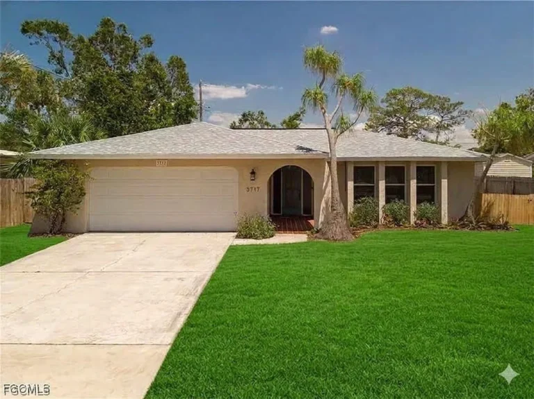3717 Hanover St, Fort Myers, FL 33901 sold by John Colin & Co.