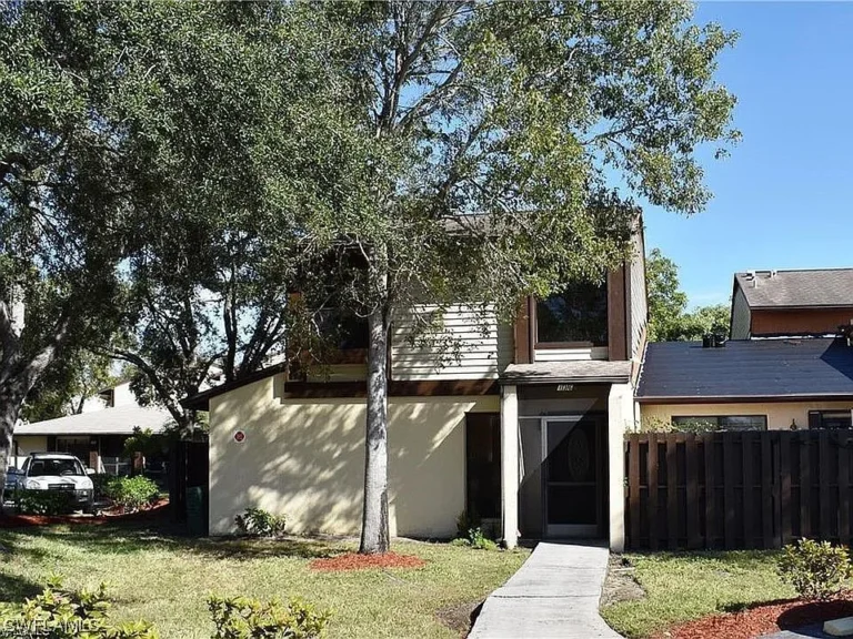 711 SE 12th Ave #136, Cape Coral, FL 33990 sold by John Colin & Co.